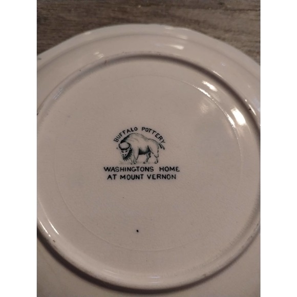 Buffalo Pottery 7.5" Souvenir Plate "Washington's Home at Mount Vernon" - Picture 4 of 4